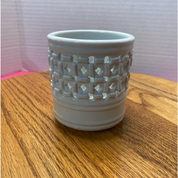 Korean Porcelain Reticulated White Celadon Brush Pot Open Work Design - Picture 1 of 4